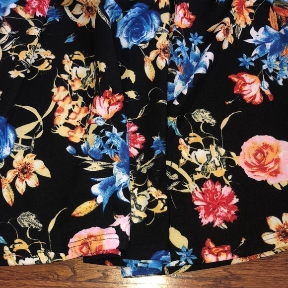 Women’s Floral Dress - Picture 17 of 17